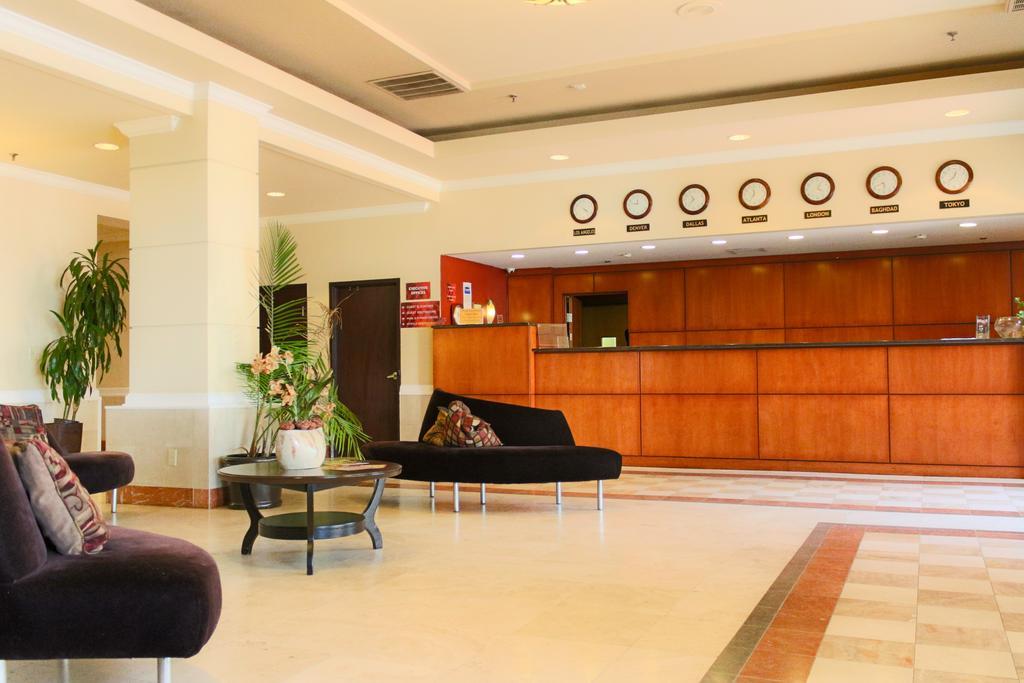 Hotel Ramada Plaza by Wyndham Atlanta Airport College Park Exterior foto