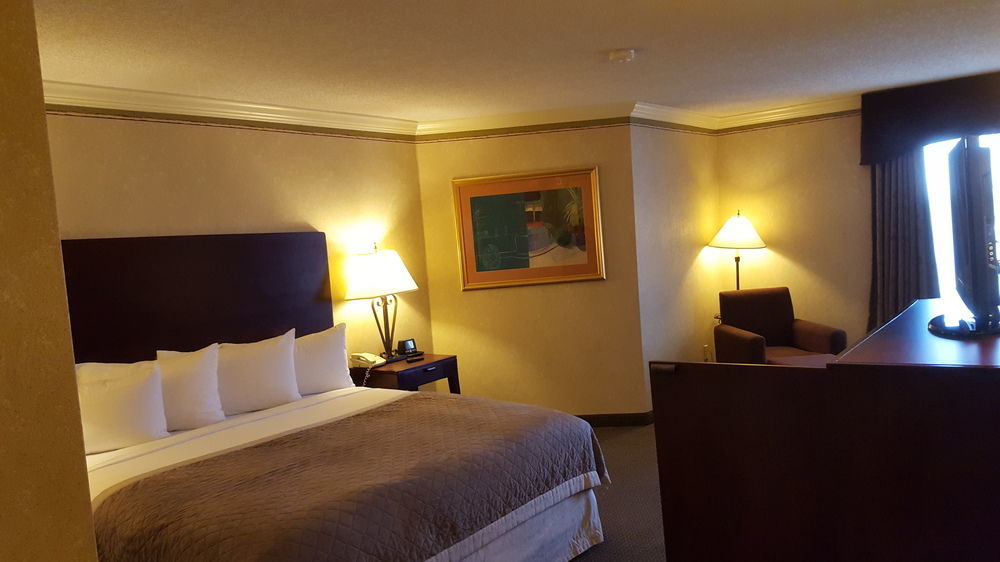 Hotel Ramada Plaza by Wyndham Atlanta Airport College Park Exterior foto