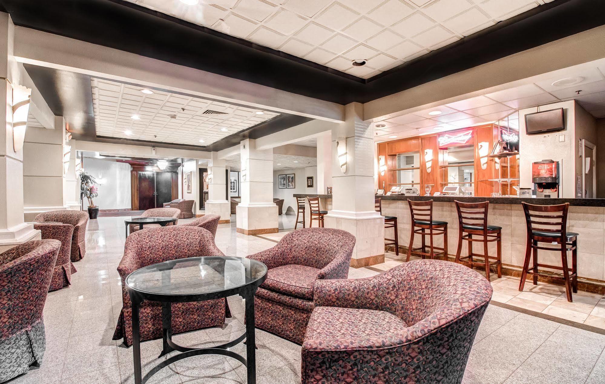 Hotel Ramada Plaza by Wyndham Atlanta Airport College Park Exterior foto